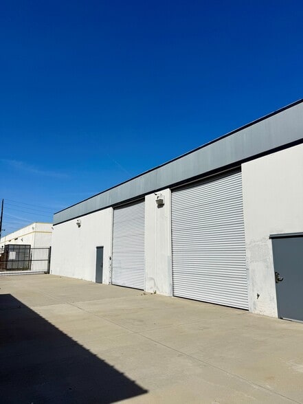More Photos Of 1816-1850 Kona Dr, Compton Warehouse For Lease