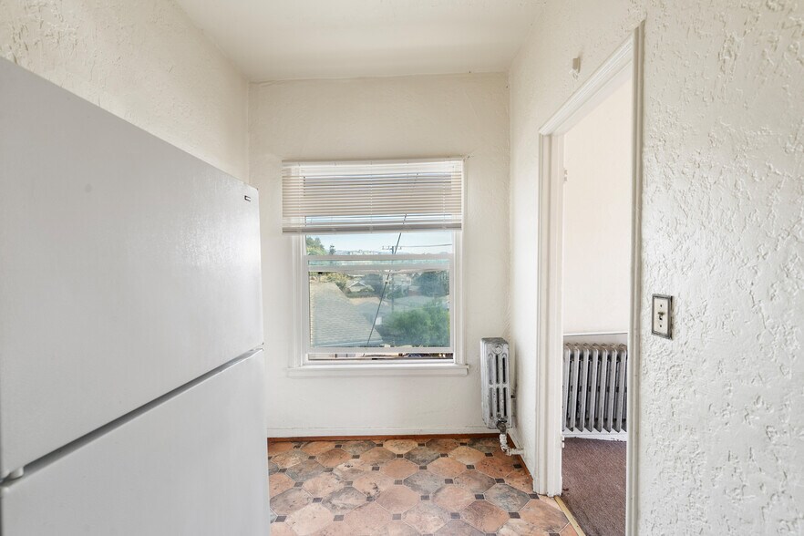 More Photos Of 2100 51st Ave, Oakland Apartments For Sale