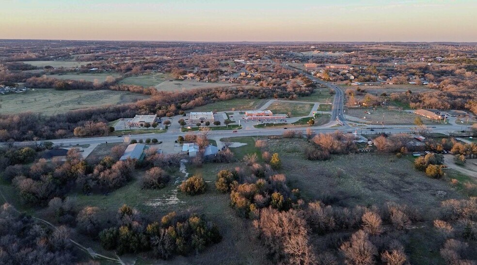 More Photos Of 2020 Fort Worth Hwy, Weatherford Freestanding For Sale
