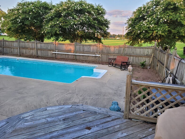 More Photos Of 215 Harding Rd, Chocowinity Office For Sale