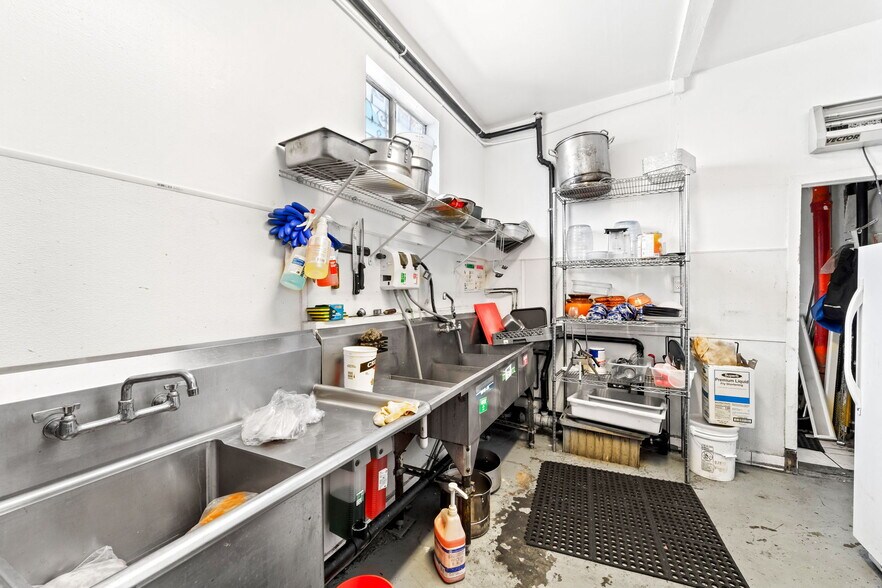 More Photos Of , San Ysidro General Retail For Sale