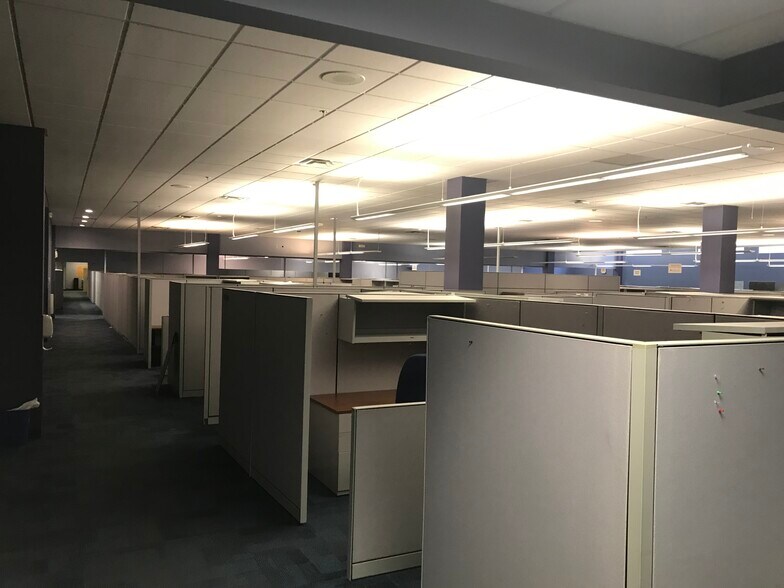 More Photos Of 3111 Winton Rd S, Rochester Office For Lease