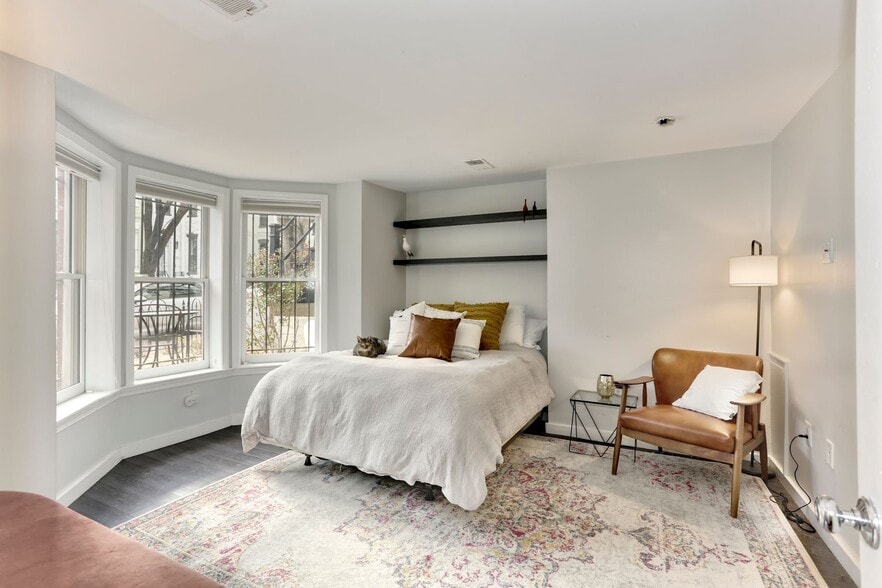 More Photos Of 1317 Corcoran St NW, Washington Apartments For Sale