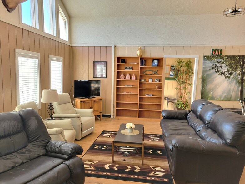 More Photos Of 7526 County Road 50, Center Hospitality For Sale