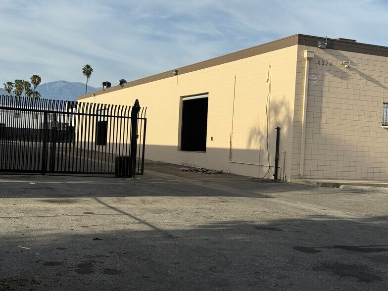 More Photos Of 4674 Brooks St, Montclair Warehouse For Lease