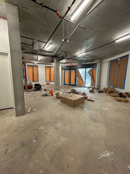 More Photos Of 555 Broadway, Brooklyn Apartments For Lease