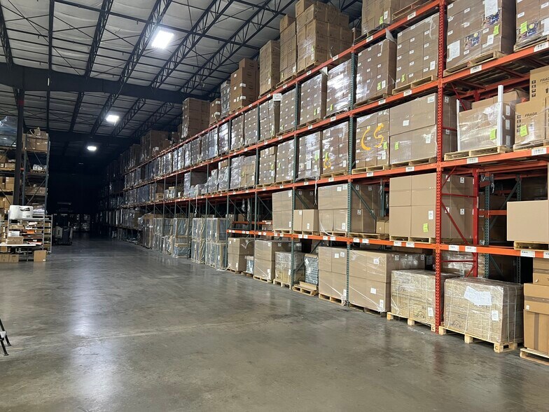 More Photos Of 13201 Arrington Rd, Grandview Manufacturing For Lease