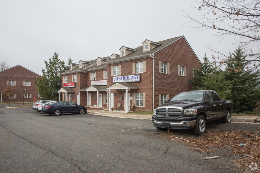 More Photos Of 7200-7204 Fordson Rd, Alexandria Office For Lease