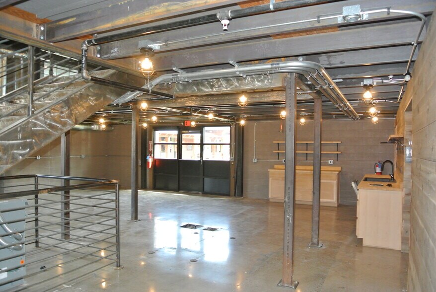 More Photos Of 216 E Coeur D Alene Ave, Coeur d'Alene Bar For Lease