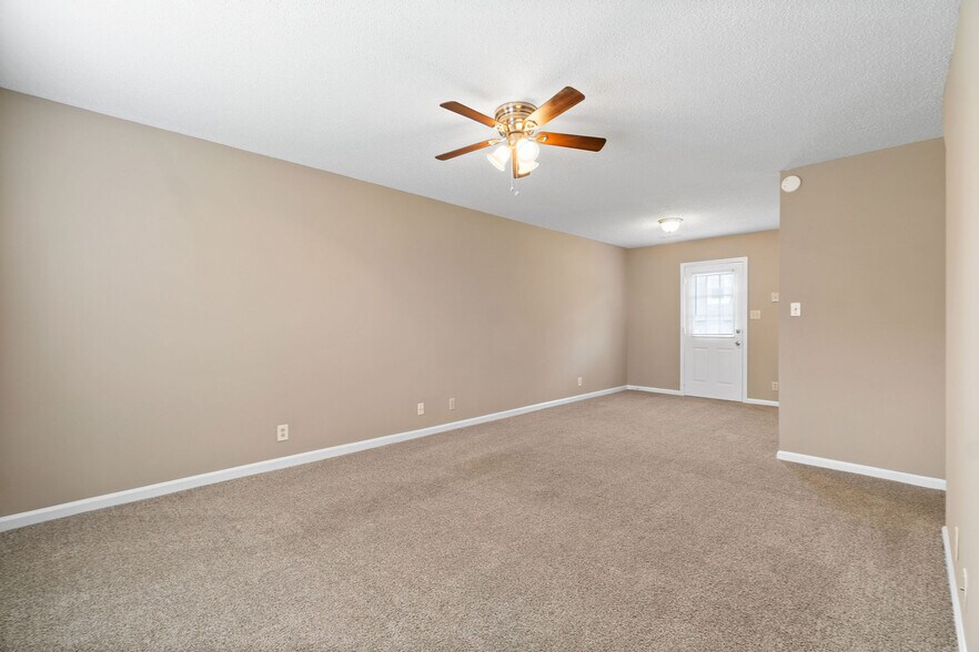 More Photos Of 279B Harrier ct, Clarksville Apartments For Sale