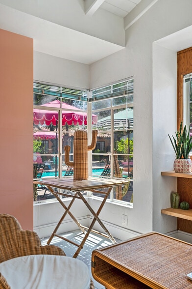 More Photos Of 555 S Warm Sands Dr, Palm Springs Hotel For Sale