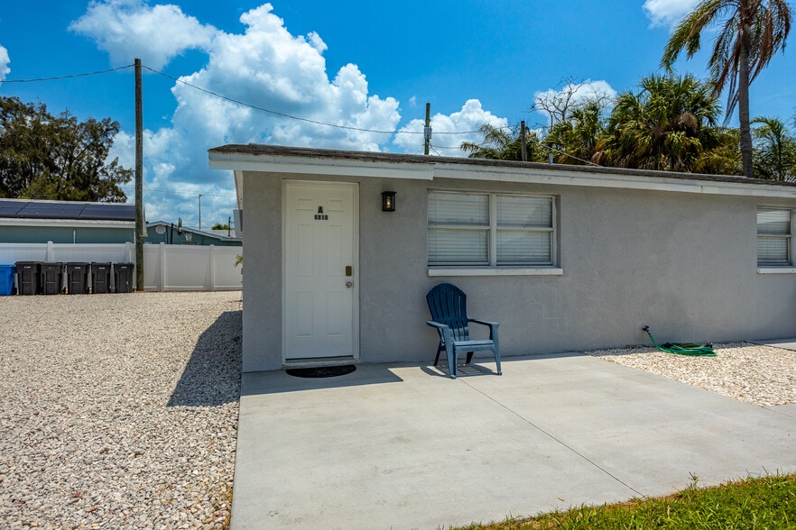 More Photos Of 8820 Rocky Creek Dr, Tampa Apartments For Sale
