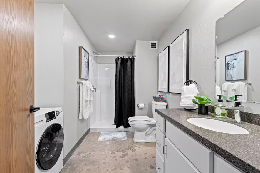 More Photos Of 216 Northland Ave, Green Bay Apartments For Sale