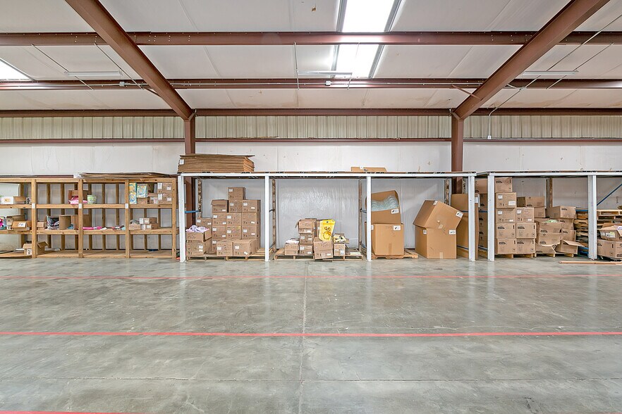 More Photos Of 361 Holcombe Rd, Bremen Warehouse For Lease