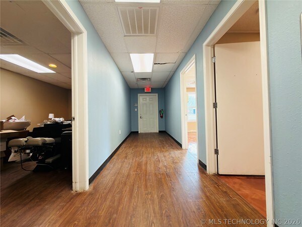 More Photos Of 1002 E Cherry St, Cushing Medical For Sale