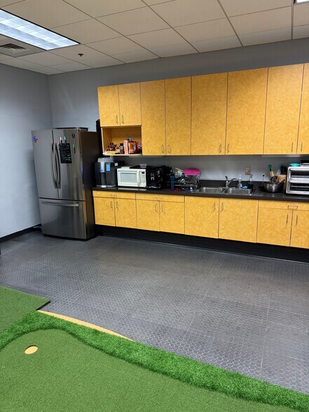 More Photos Of 7230 Lee Deforest Dr, Columbia Office For Sale