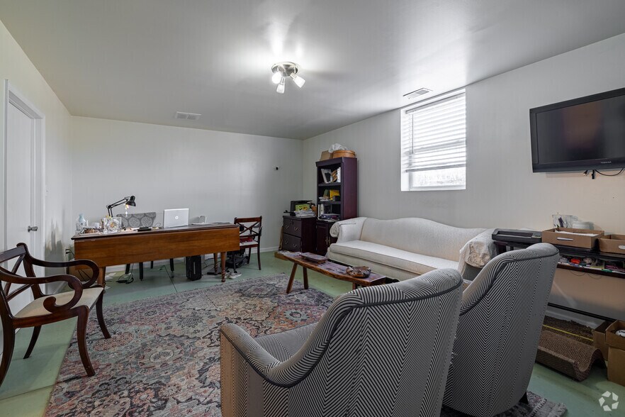 More Photos Of 150 Ridgemont Rd, Middletown Winery Vineyard For Sale