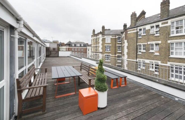 More Photos Of 16 Laystall St, London Office For Sale