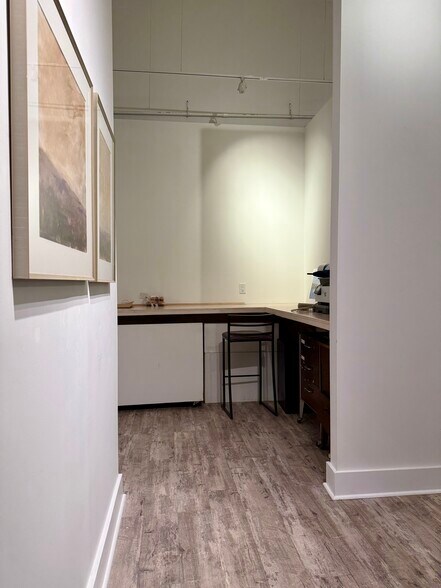 More Photos Of 22 Campbell Ave SE, Roanoke Storefront Retail Residential For Lease