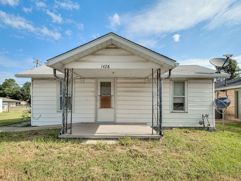 More Photos Of 1419 W London St, El Reno Religious Facility For Sale