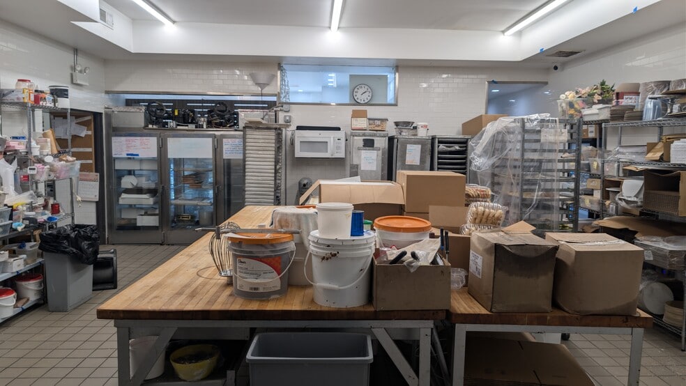 More Photos Of 5742-5744 N Milwaukee Ave, Chicago Storefront Retail Residential For Lease