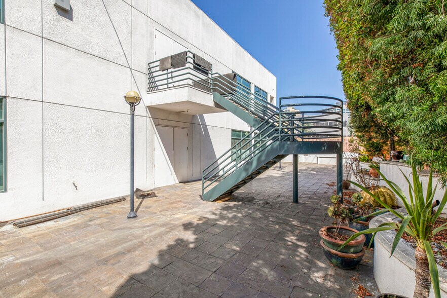More Photos Of 350 W Arden Ave, Glendale Office For Lease