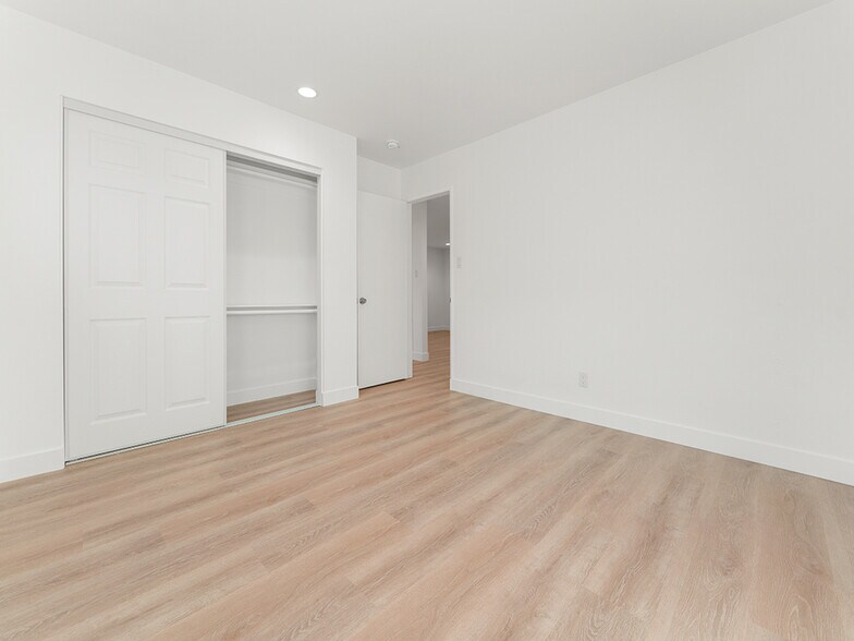 More Photos Of 308 S Laurel St, Santa Ana Apartments For Sale