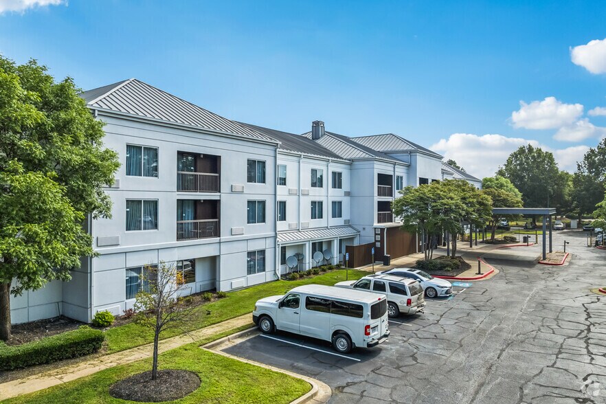 More Photos Of 3076 Kirby Pky, Memphis Hotel For Sale