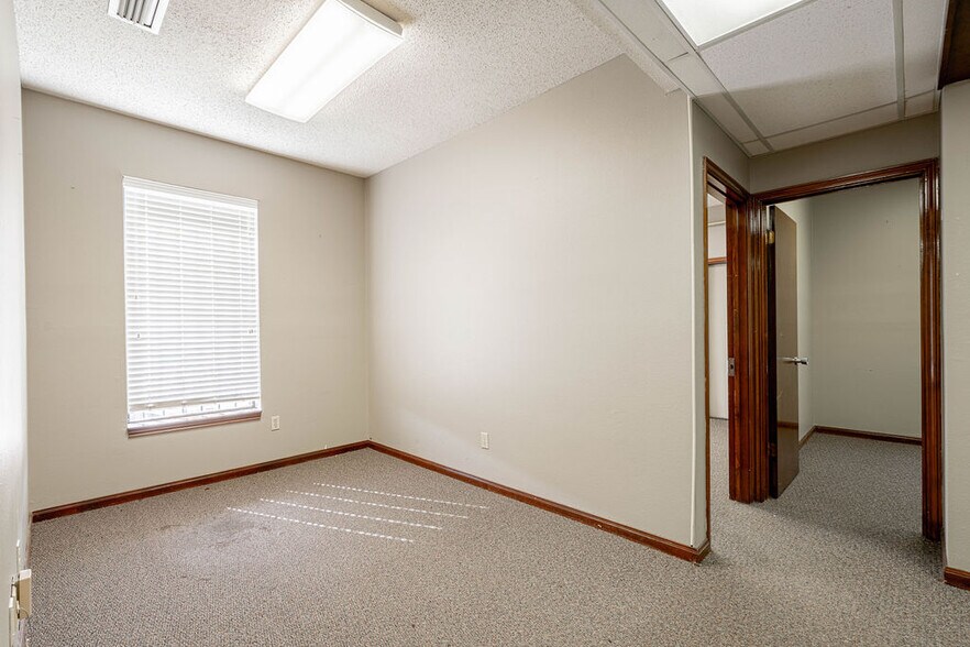 More Photos Of 3329 Florida Ave, Kenner Office For Sale