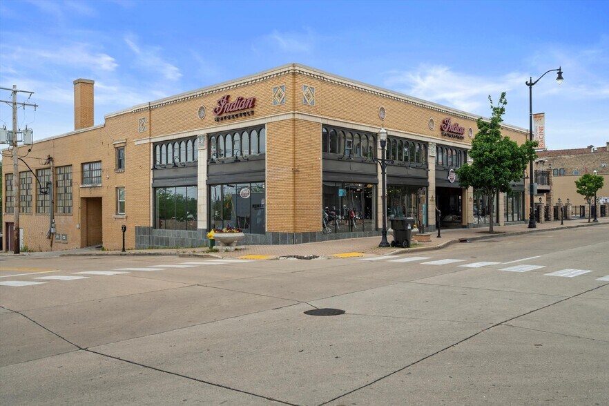 More Photos Of 522 6th St, Racine General Retail For Sale
