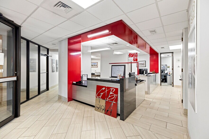 More Photos Of 5545 Fredericksburg Rd, San Antonio Office For Sale