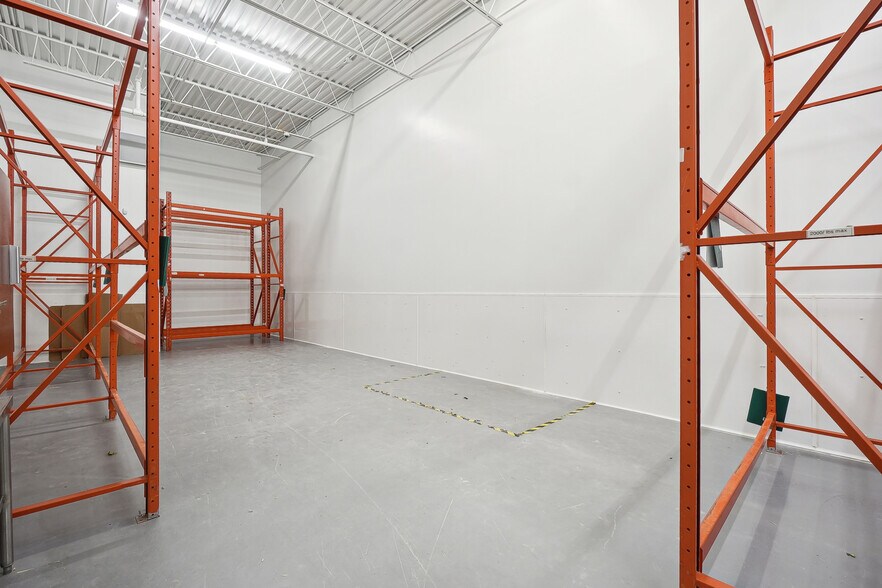 More Photos Of 500 Boul De L'aéroparc, Lachute Manufacturing For Sale