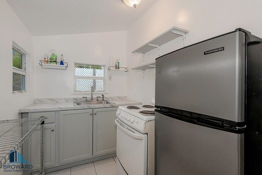 More Photos Of 255 SW 15th St, Dania Beach Apartments For Sale