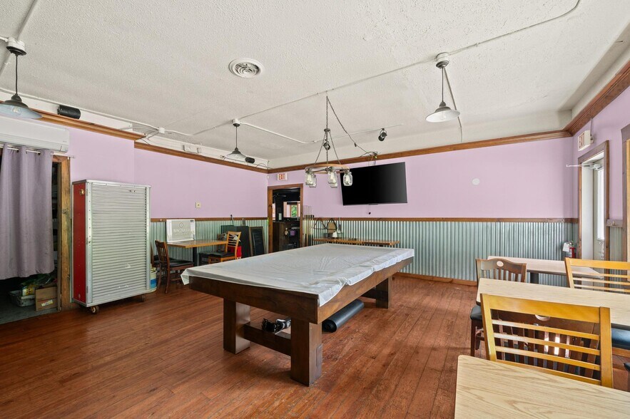 More Photos Of 15212 N Red Bud Trl, Buchanan General Retail For Sale