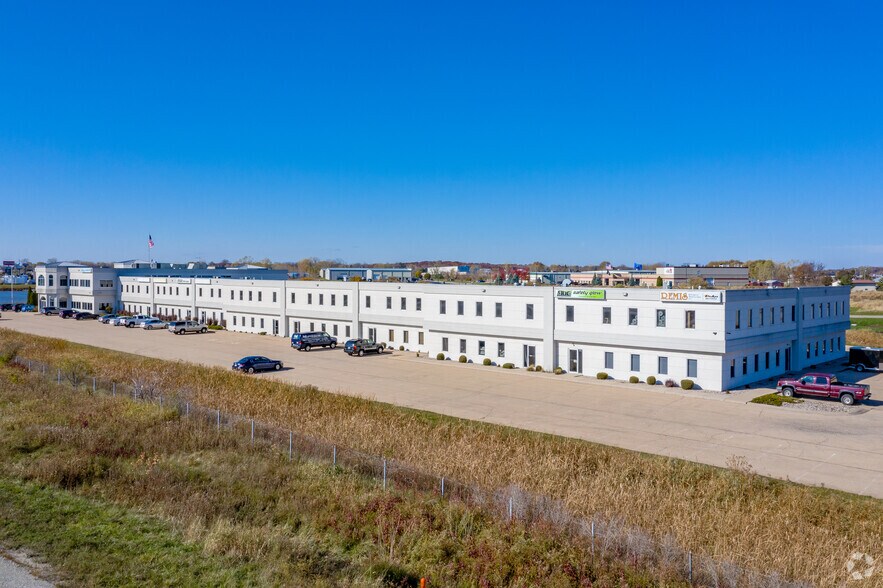 More Photos Of 3051 Progress Way, Kaukauna Coworking Space