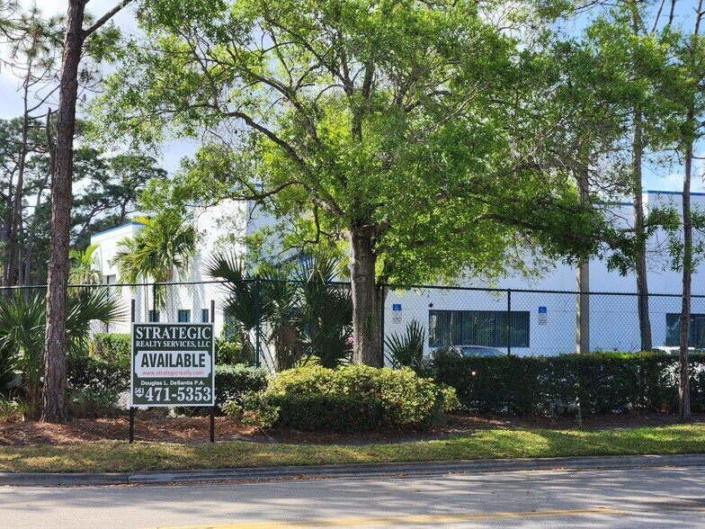 More Photos Of 2820 Reynolds Dr, Fort Pierce Warehouse For Sale