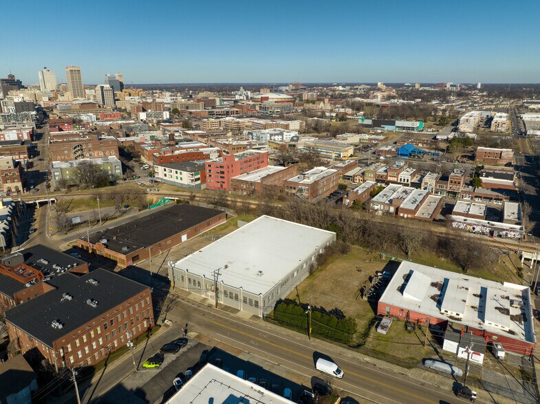 Primary Photo Of 500 S Front St, Memphis Warehouse For Lease