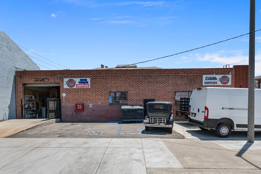 More Photos Of 5711 Sheila St, Commerce Warehouse For Sale
