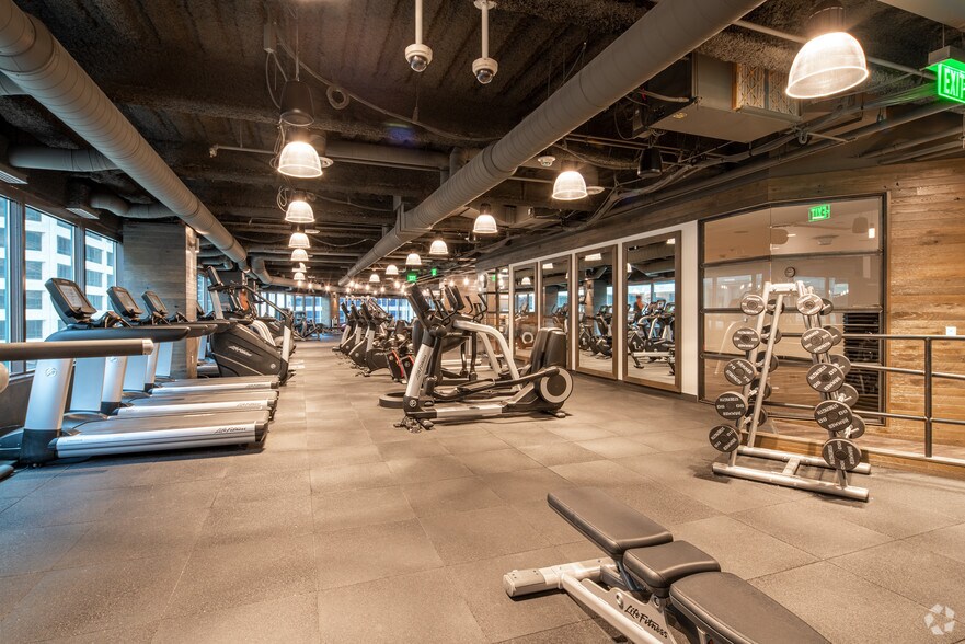 More Photos Of 150 S 5th St, Minneapolis Office For Lease