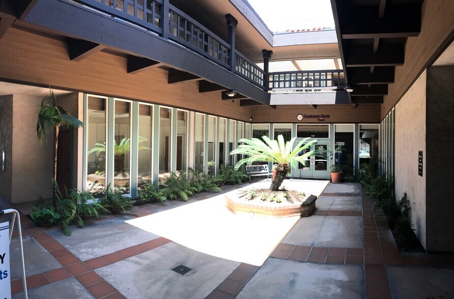 More Photos Of 138-140 Civic Center Dr, Vista Medical For Sale