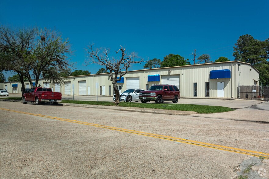 More Photos Of 132 Magic Oaks Ct, Spring Unknown For Lease