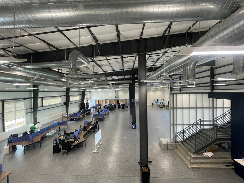 More Photos Of 195 Triple Diamond Blvd, North Venice Research And Development For Lease