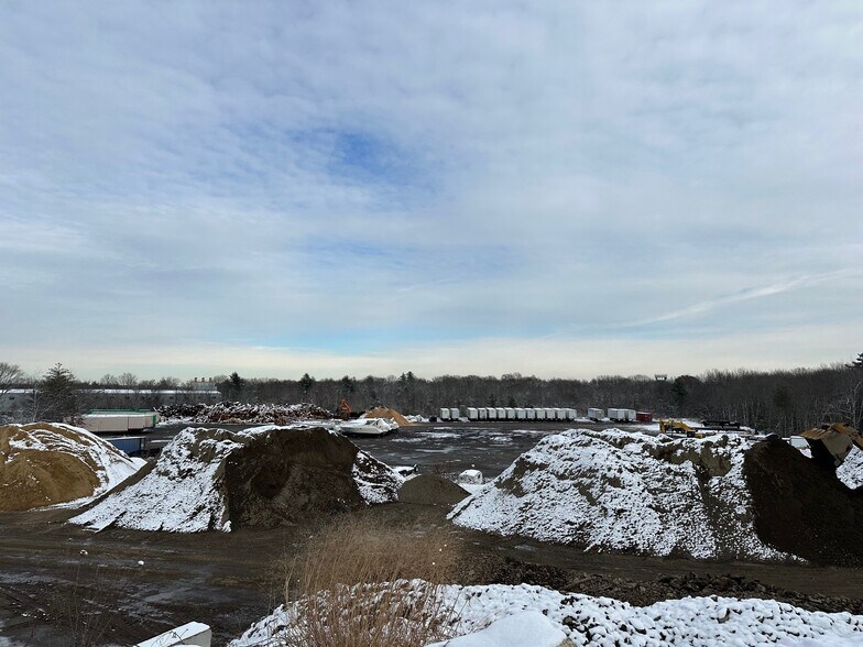 More Photos Of 944 Adams St, Abington Land For Lease