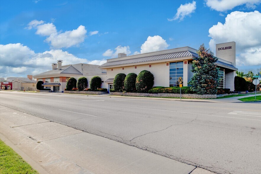 More Photos Of 1324 N Broadway Dr, Oklahoma City Medical For Sale