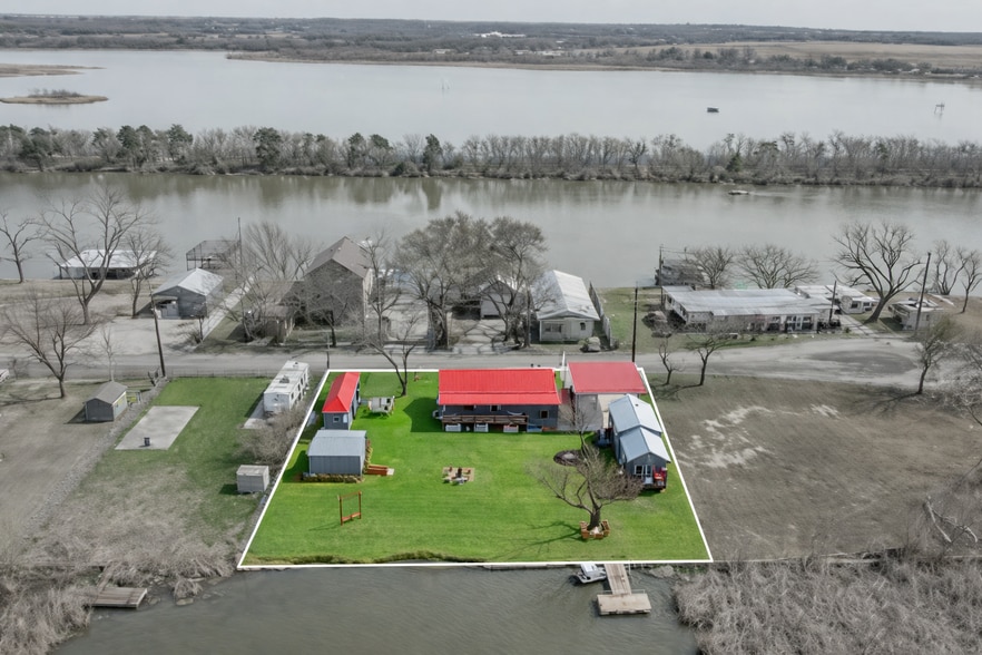 More Photos Of 2013 Bedford Ct, Weatherford Hospitality For Sale