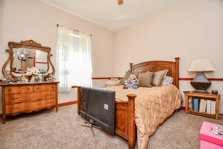 More Photos Of 540 Chisolm Trl, Wallis Manufactured Housing Mobile Home Park For Sale