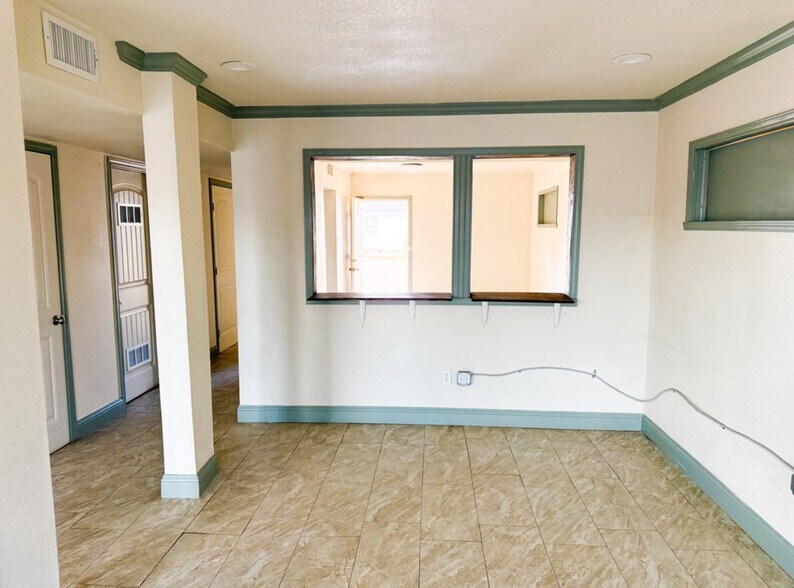 More Photos Of 308 Avenue B, Andrews Office For Sale