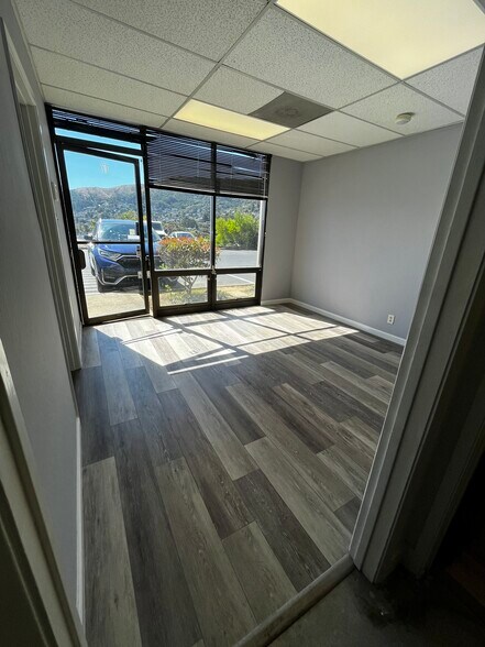 More Photos Of 100 N Hill Dr, Brisbane Light Manufacturing For Sale