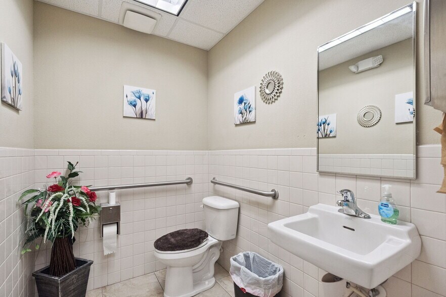 More Photos Of , Longwood Office For Sale