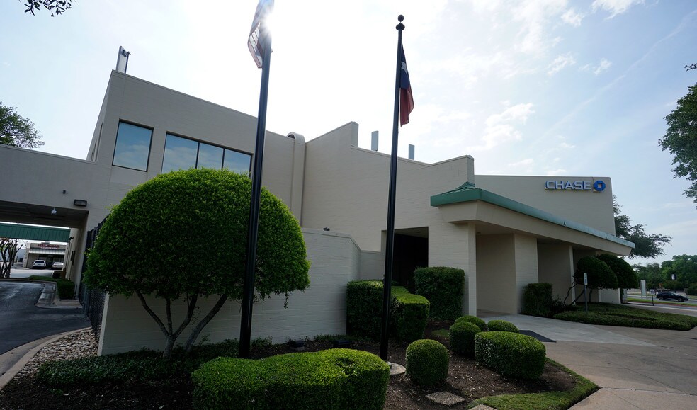 More Photos Of 1111 N Interstate 35, Round Rock Office For Lease